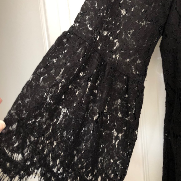 Issac Mizrahi black lace tunic top w/ scallop lace - Picture 5 of 7